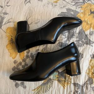 Via Spiga Black Leather Heeled Booties